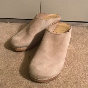 No. 6 New School Clogs (Chalk)